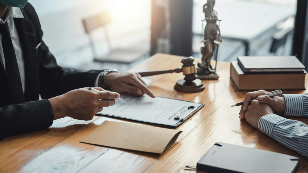 Contract Disputes Explained: Essential Insights for Business Owners - Denevan Falon Joyce, South Dakota